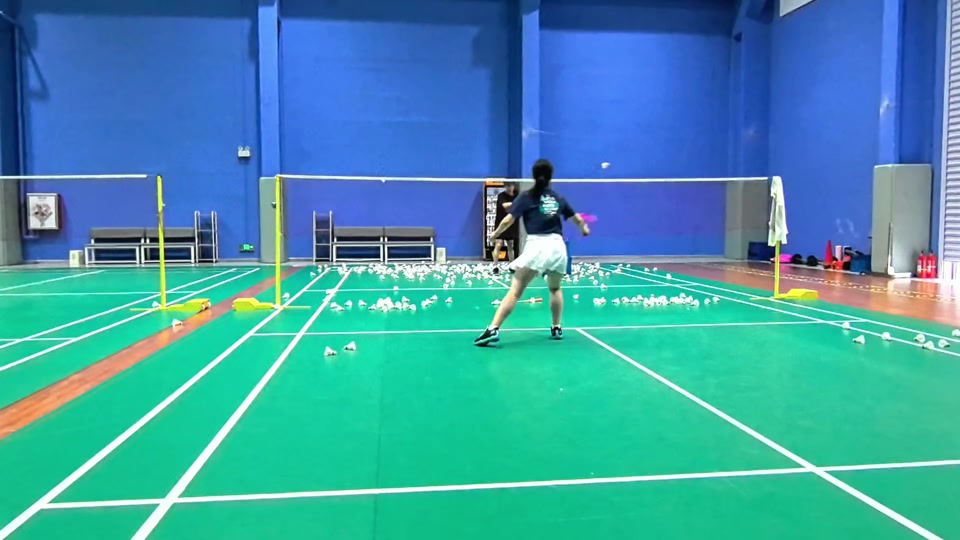 现代足球需 现代足球需